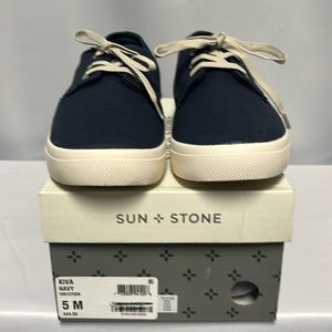 Sun + Stone Big Boys Kiva Sneakers, size 5M